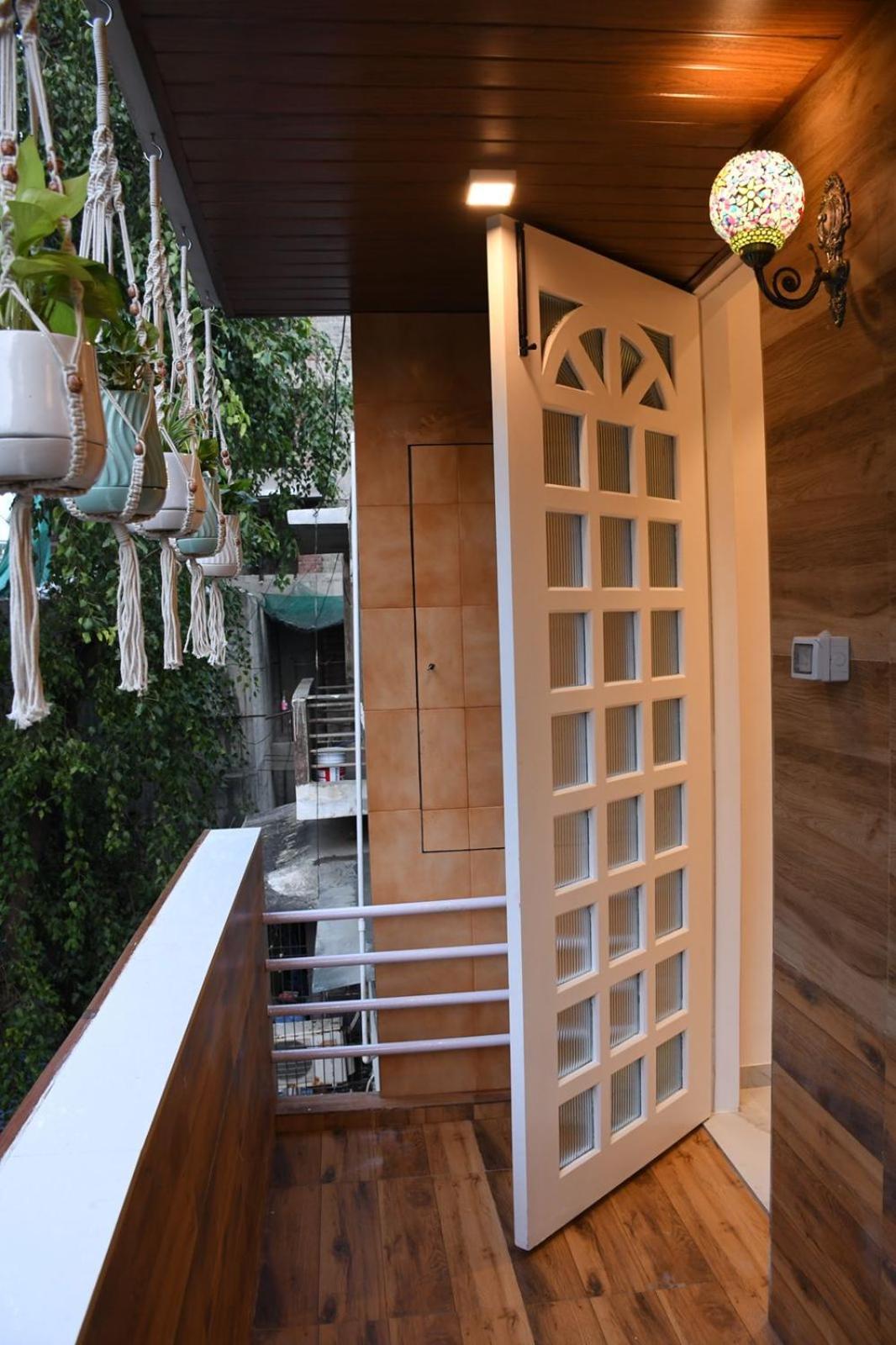 Swank At 11 1bhk With Balcony, Khar West Bombaj